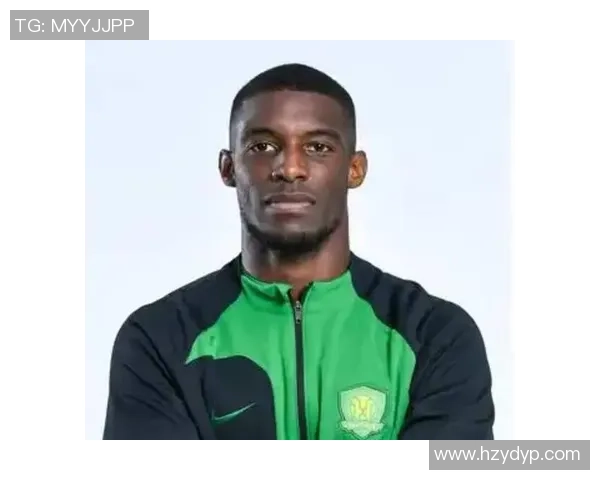 退役黑人足球球星回顾辉煌生涯与场外影响力解析